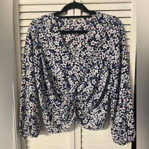 Pleione Women's V-neck Blossom Top in Navy